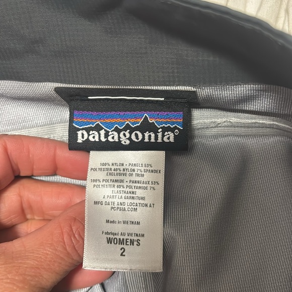 Patagonia mixed guide waterproof shell pants - like new - Picture 7 of 7